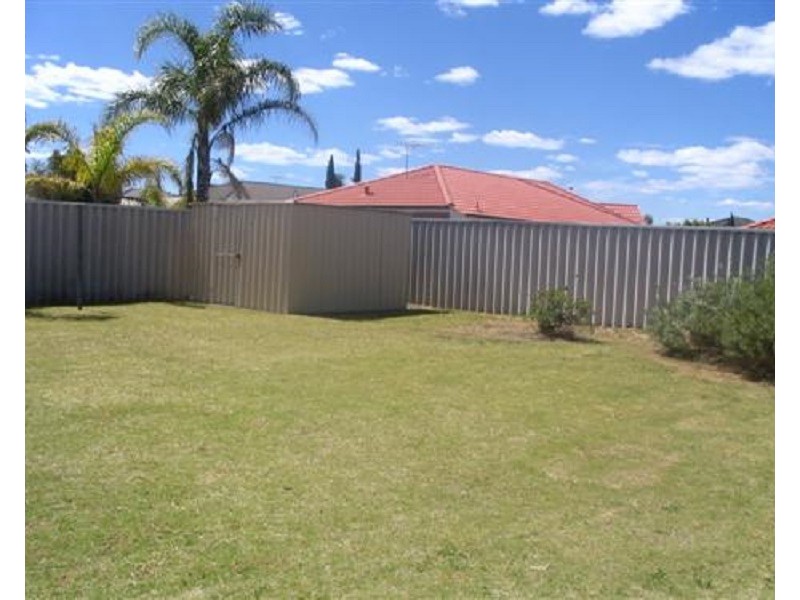 33 St Ettienne Gardens, Port Kennedy WA 6172