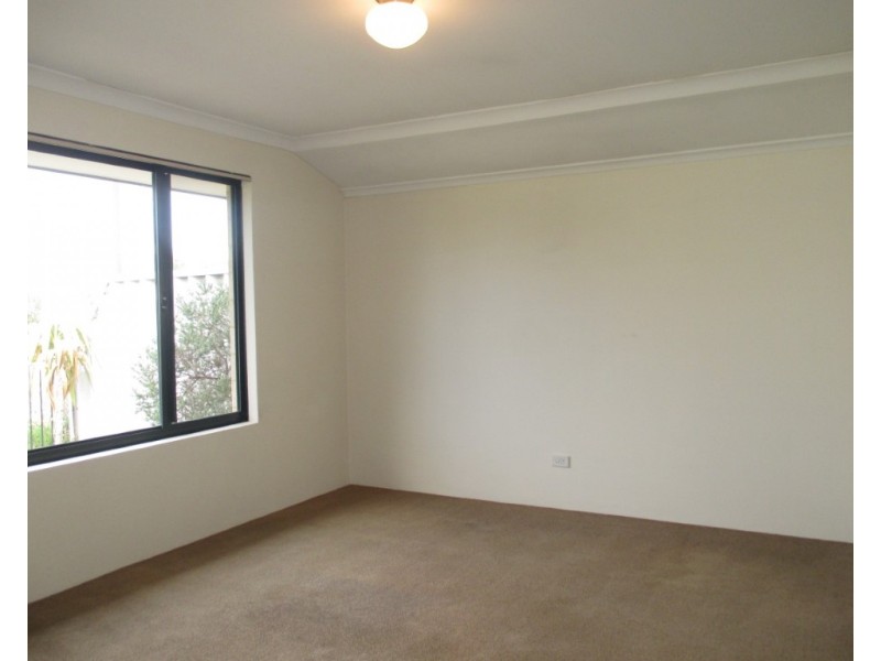 4 Anduril Lane, Rockingham WA 6168