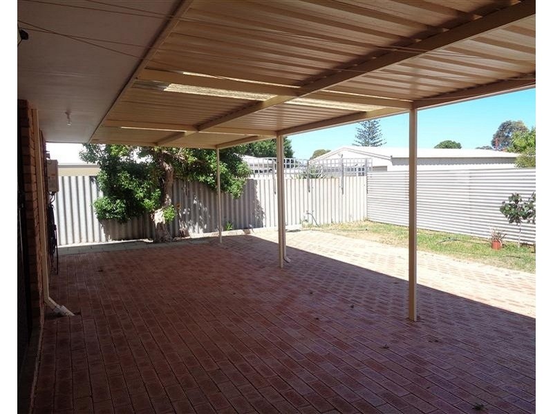 33 Warnbro Sound Avenue, Warnbro WA 6169