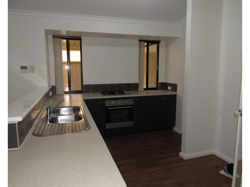 10 Oliver Vista, Bertram WA 6167