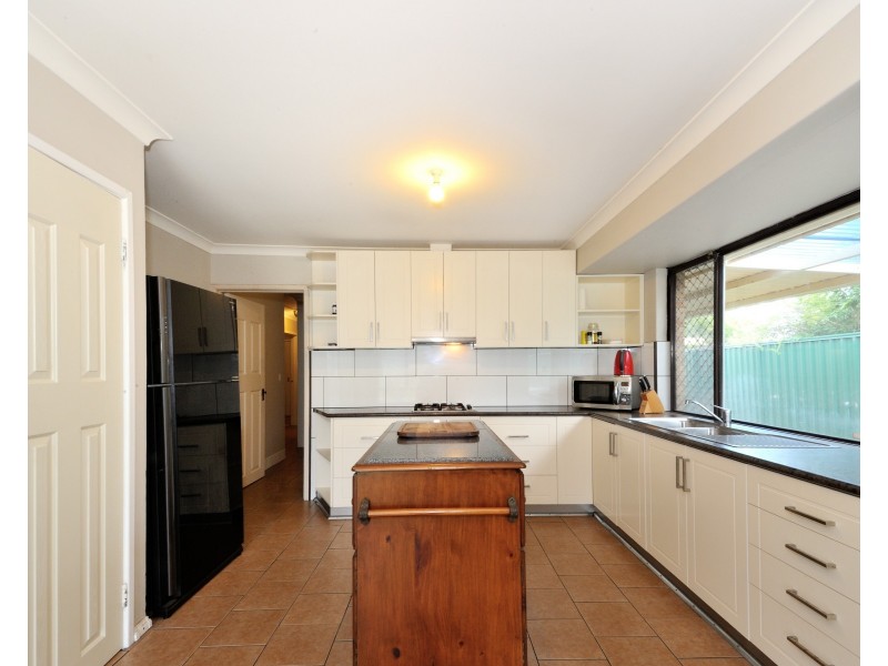 3 Almond Place, Shoalwater WA 6169