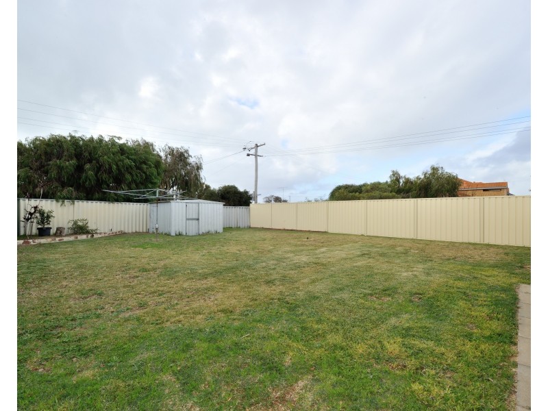 3 Almond Place, Shoalwater WA 6169