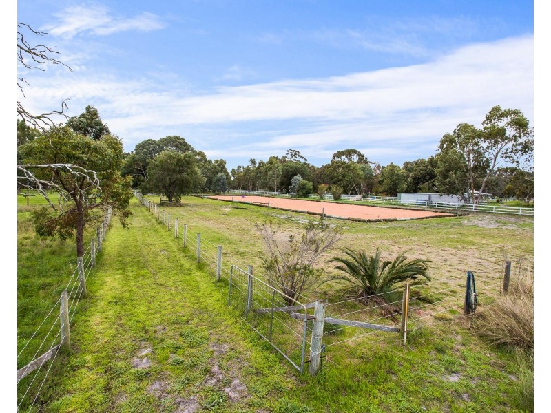 130 Lakelands Road, Barragup WA 6209