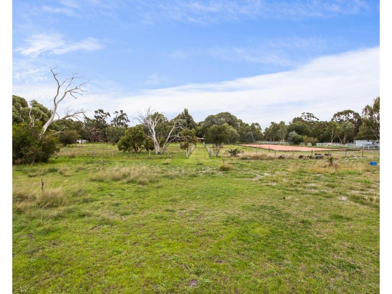 130 Lakelands Road, Barragup WA 6209