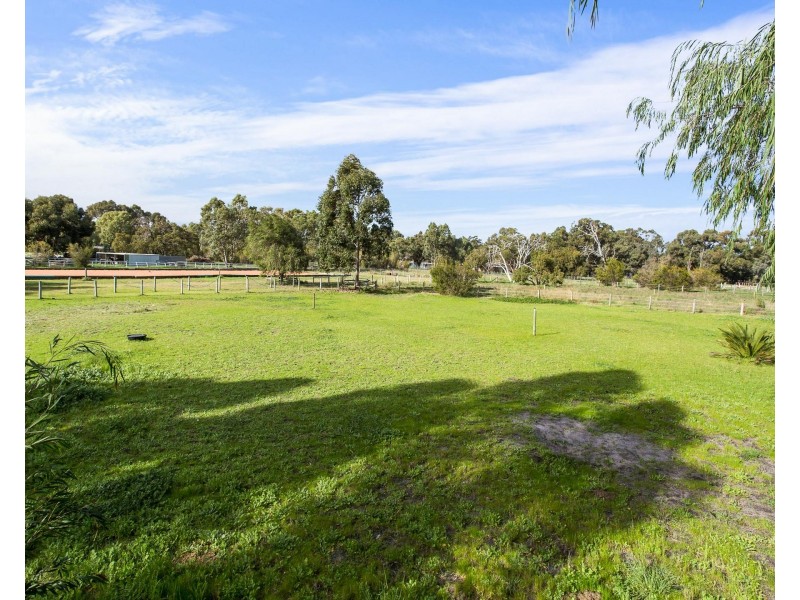 130 Lakelands Road, Barragup WA 6209