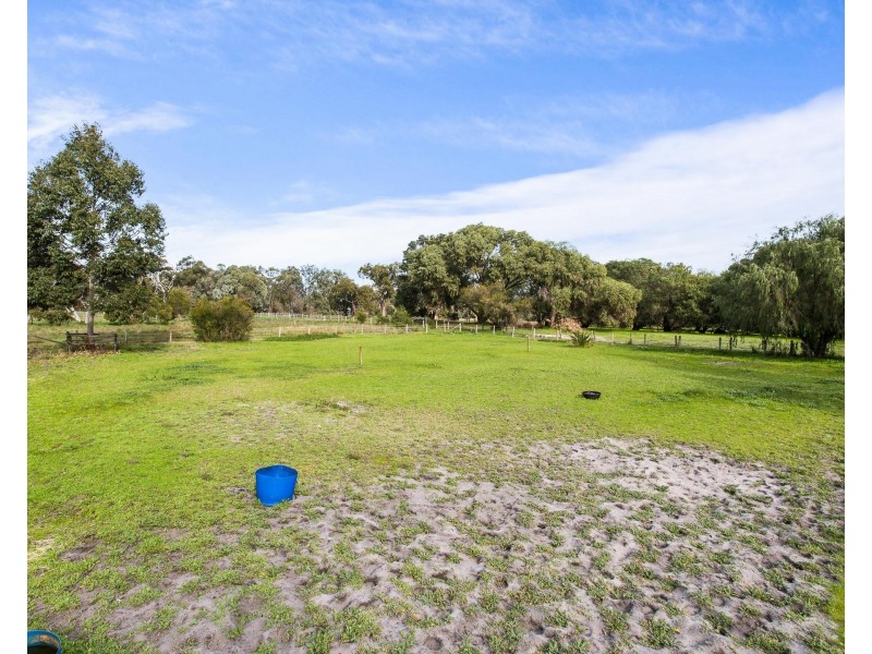 130 Lakelands Road, Barragup WA 6209