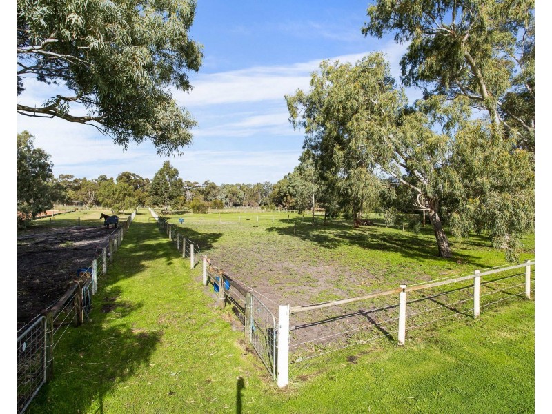 130 Lakelands Road, Barragup WA 6209