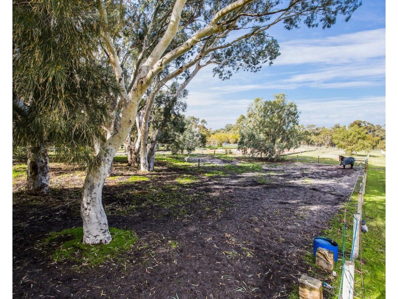 130 Lakelands Road, Barragup WA 6209