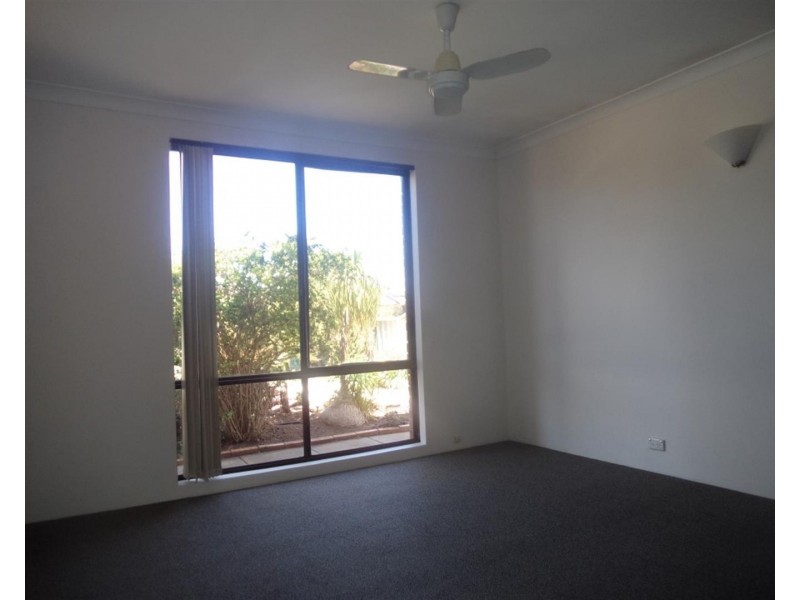 25a Goongarrie Drive, Waikiki WA 6169