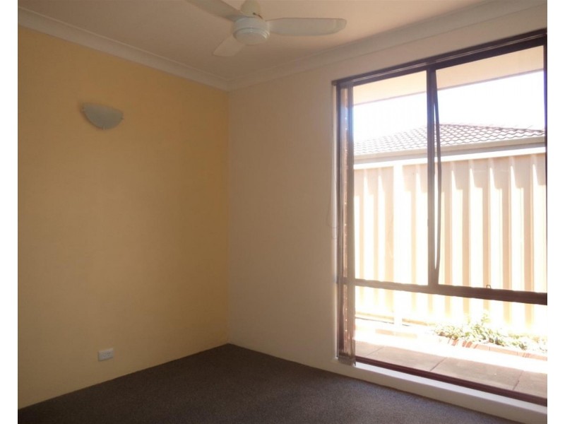 25a Goongarrie Drive, Waikiki WA 6169