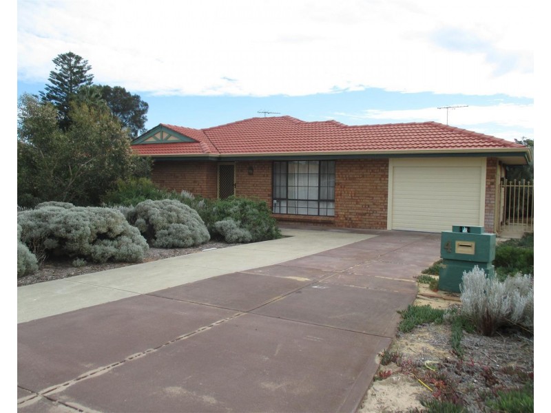 4 Elswick Street, Safety Bay WA 6169