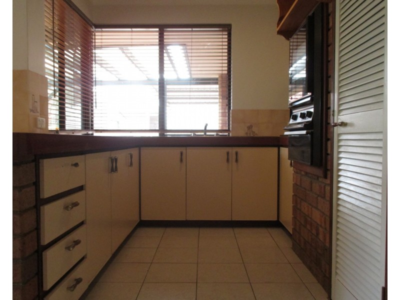 4 Elswick Street, Safety Bay WA 6169