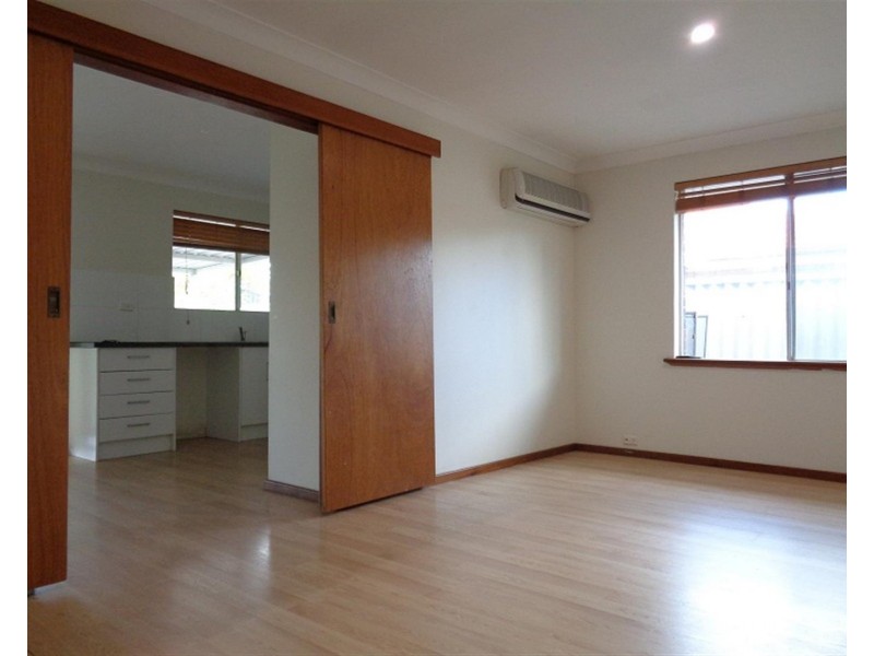 73 June Road, Safety Bay WA 6169