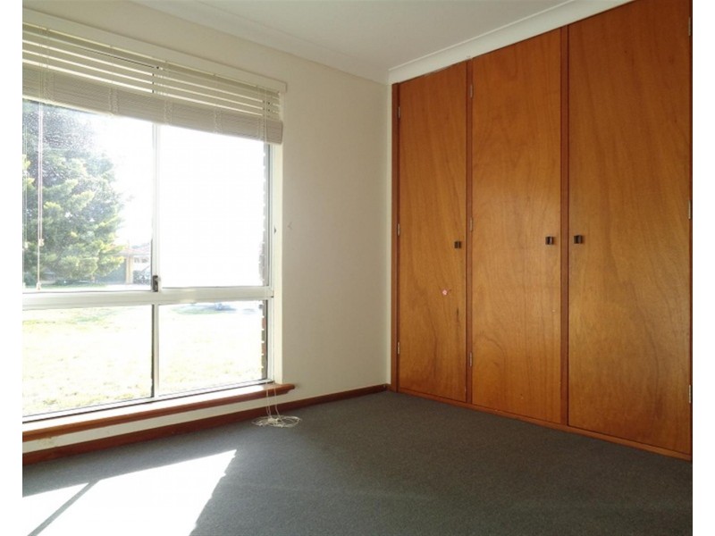 73 June Road, Safety Bay WA 6169