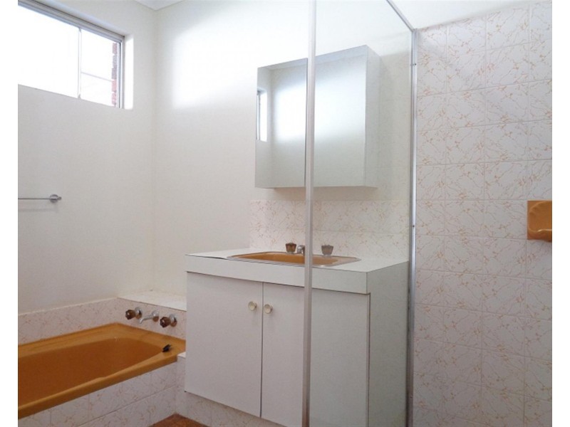 73 June Road, Safety Bay WA 6169