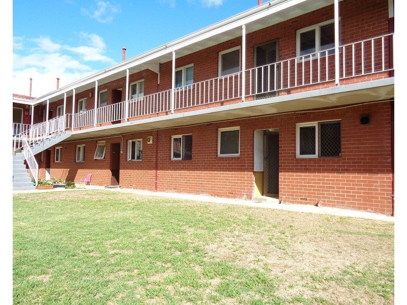 11/15  Corvus Place, Rockingham WA 6168