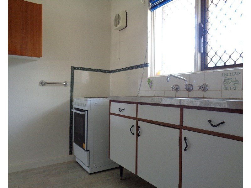 11/15  Corvus Place, Rockingham WA 6168