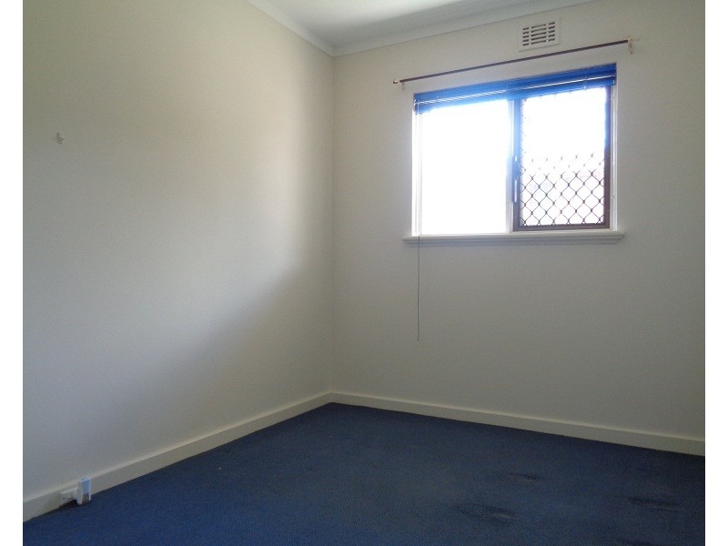 11/15  Corvus Place, Rockingham WA 6168