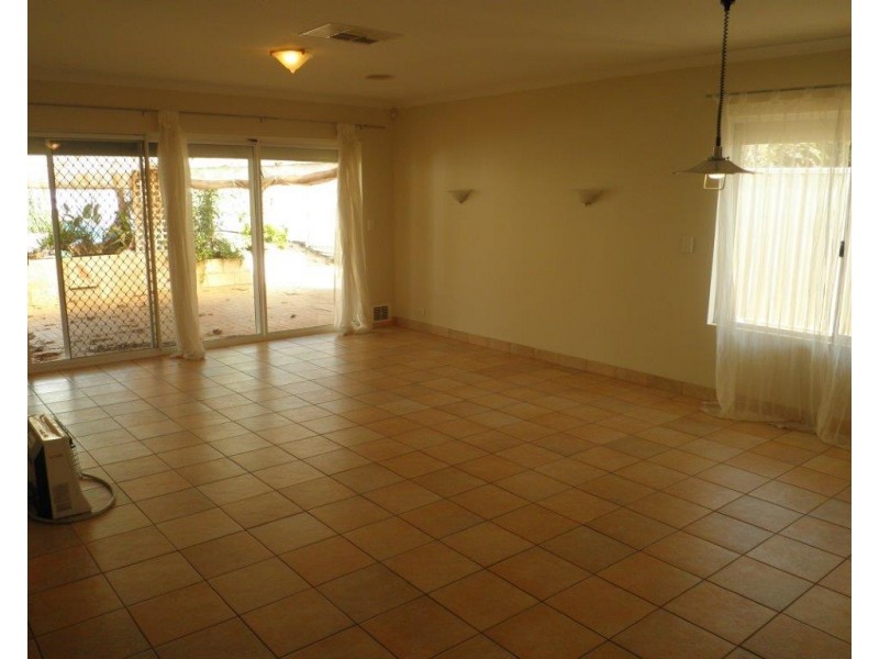 57  Teraglin Way, Warnbro WA 6169