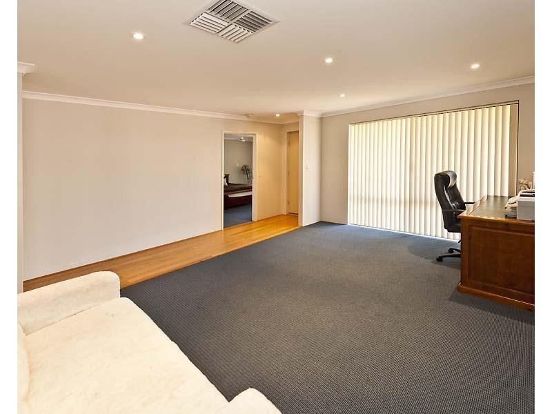 7 Dillon Way, Secret Harbour WA 6173
