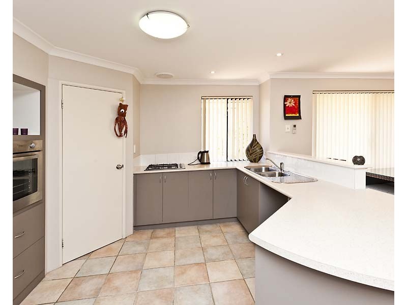 7 Dillon Way, Secret Harbour WA 6173