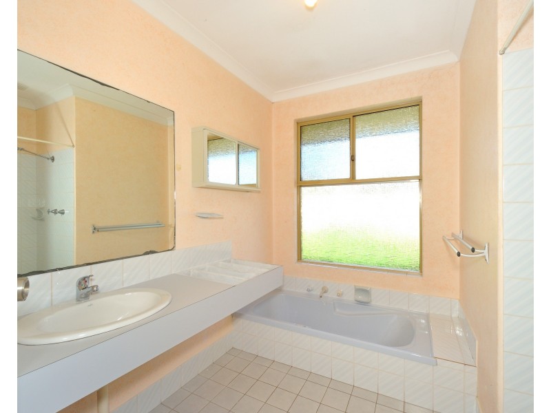 37 Woodbridge Drive, Cooloongup WA 6168