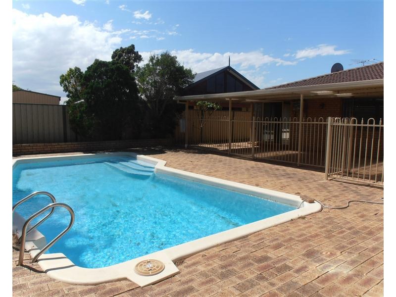 37 Woodbridge Drive, Cooloongup WA 6168