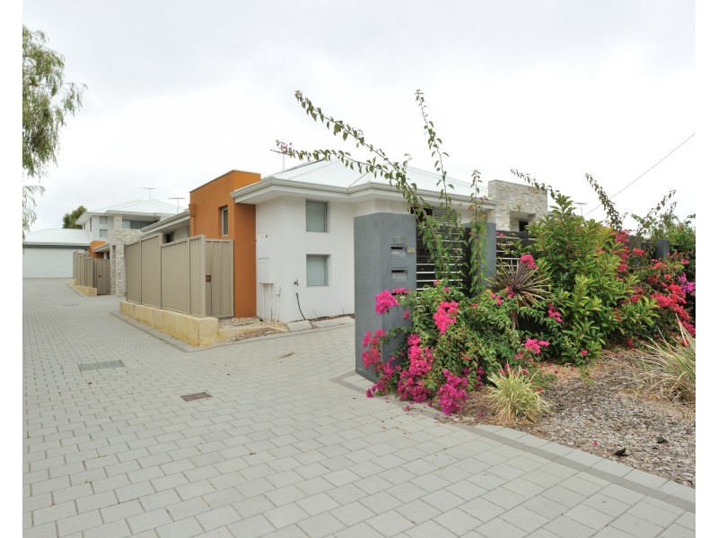 2/137 Kent Street, Rockingham WA 6168
