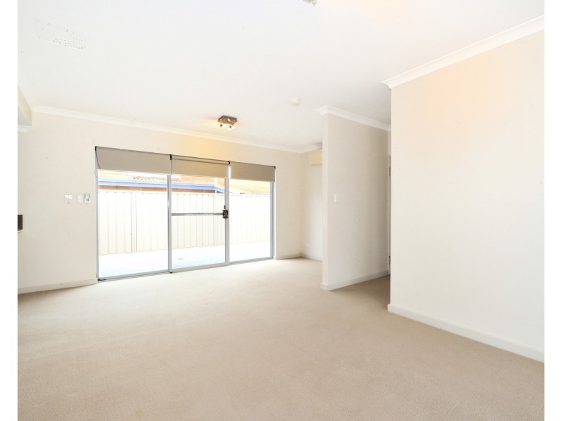 2/137 Kent Street, Rockingham WA 6168