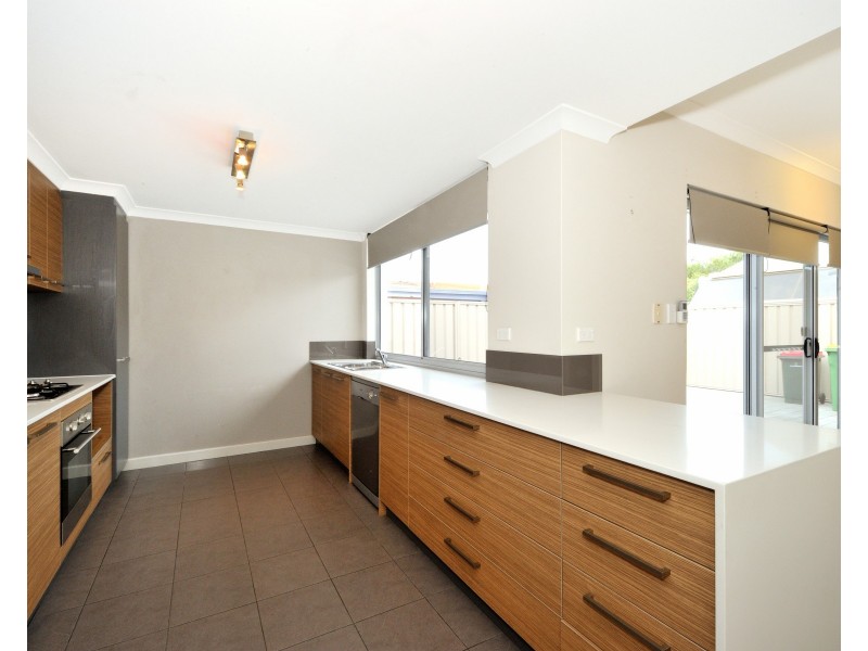 2/137 Kent Street, Rockingham WA 6168