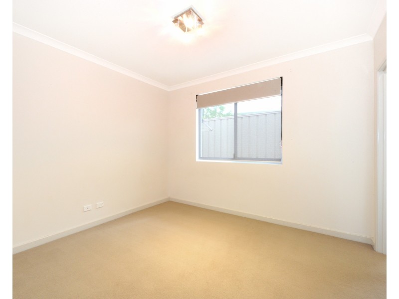 2/137 Kent Street, Rockingham WA 6168