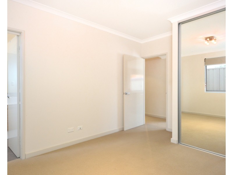 2/137 Kent Street, Rockingham WA 6168