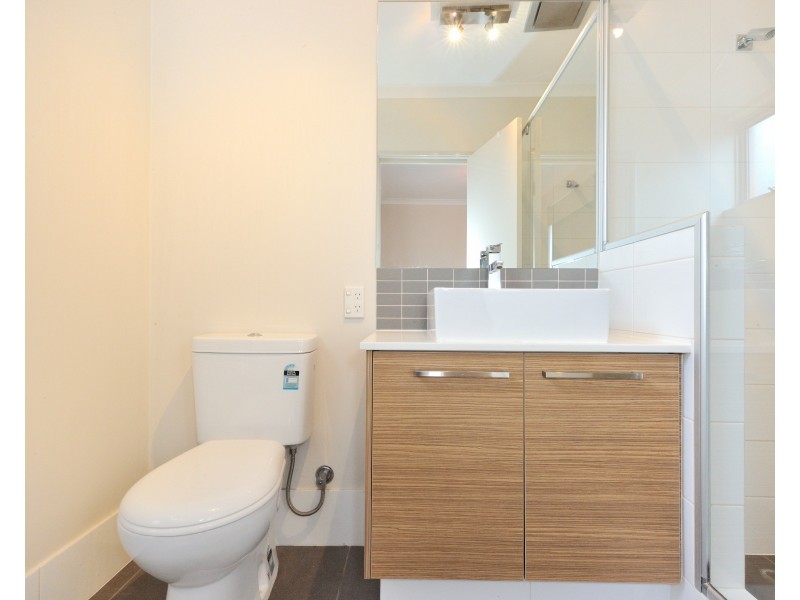 2/137 Kent Street, Rockingham WA 6168