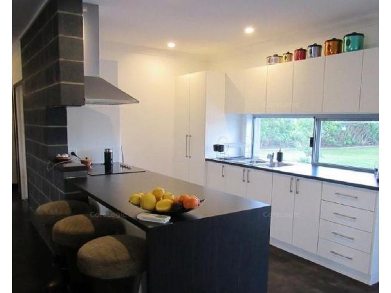 4 Dolphin Road, Safety Bay WA 6169