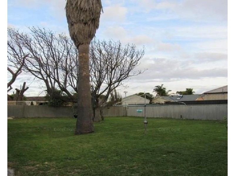 4 Dolphin Road, Safety Bay WA 6169