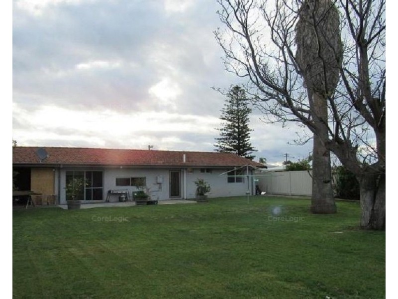 4 Dolphin Road, Safety Bay WA 6169