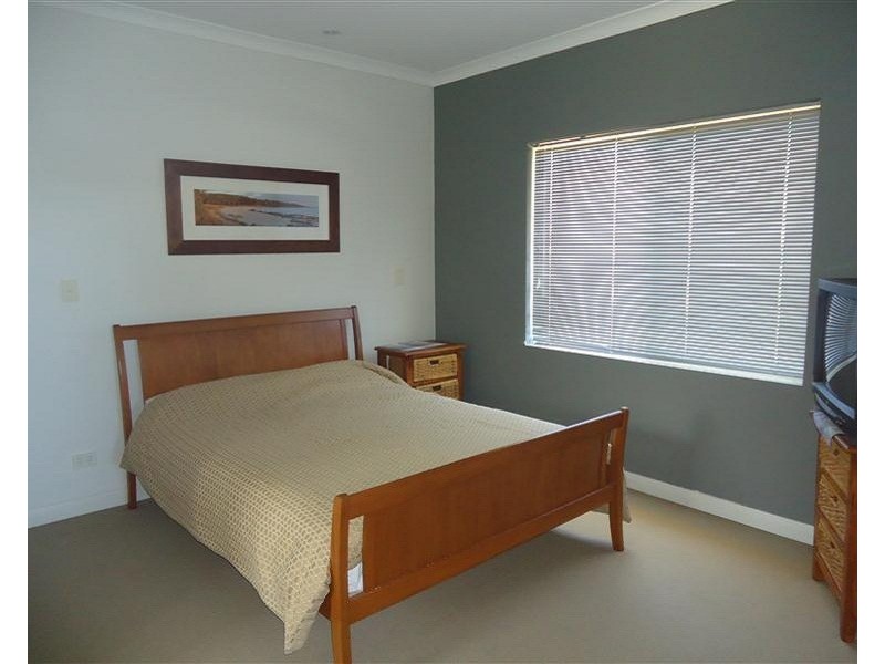 8 Weld Street, Rockingham WA 6168