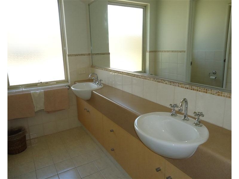 8 Weld Street, Rockingham WA 6168