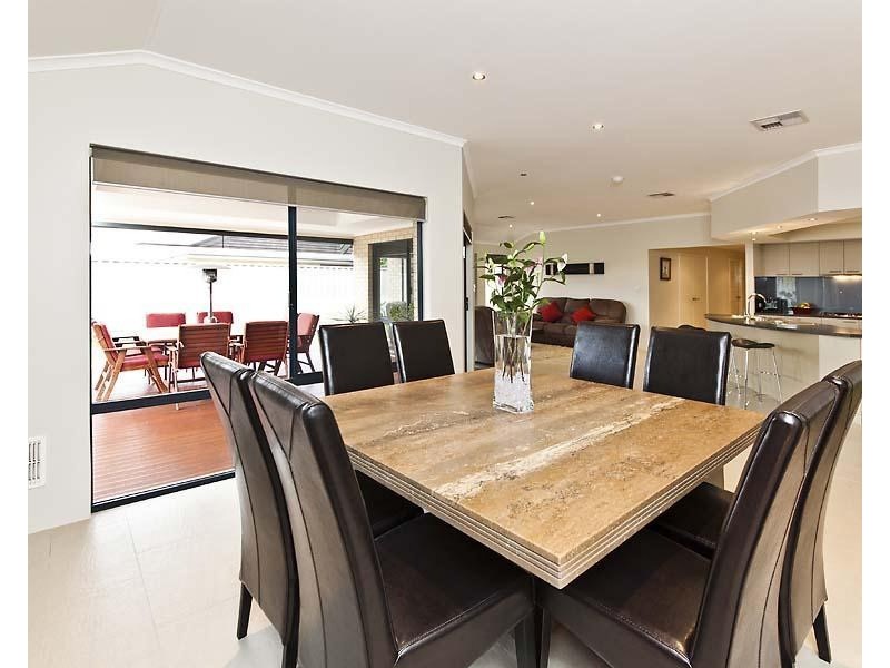 15 Tangier Parkway, Port Kennedy WA 6172