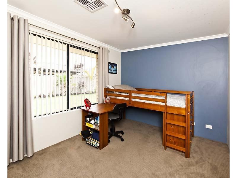 15 Tangier Parkway, Port Kennedy WA 6172