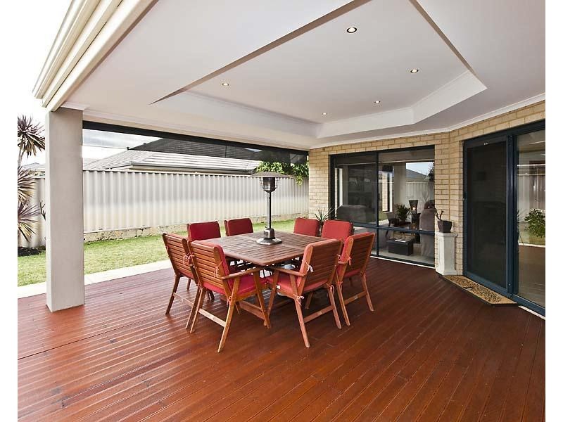 15 Tangier Parkway, Port Kennedy WA 6172