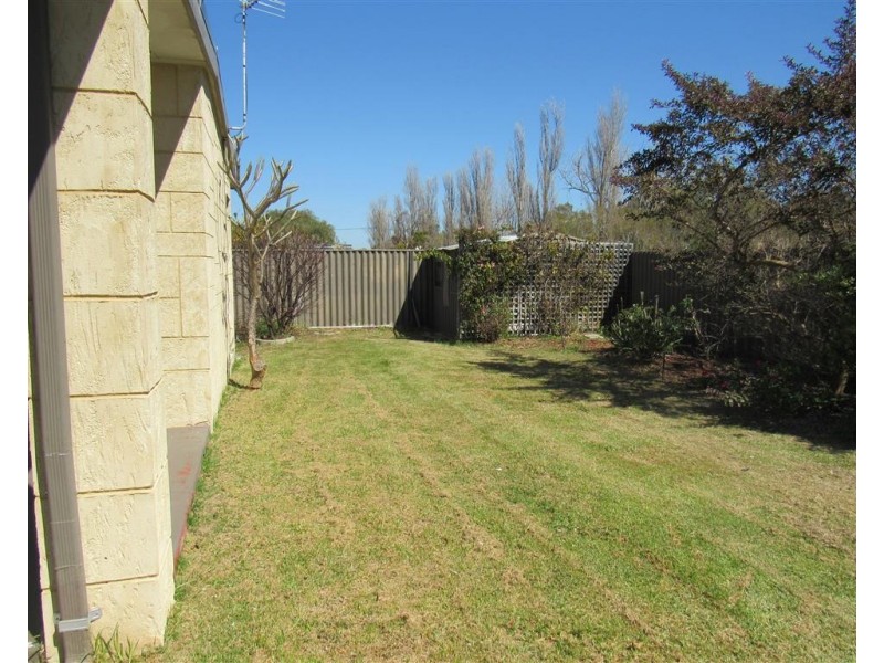 4 Cygnus Street, Rockingham WA 6168