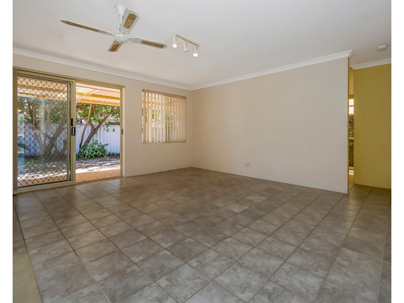 18 Muir Close, Waikiki WA 6169