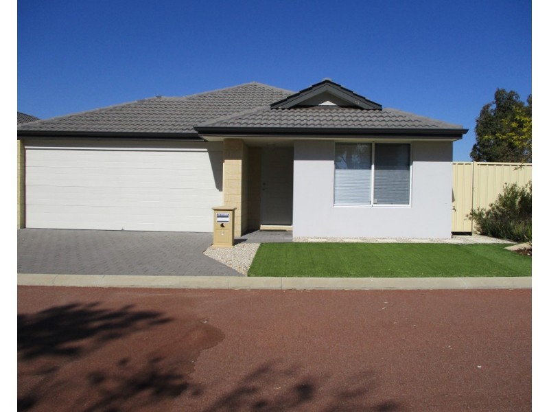 2 Herschel Way, Lakelands WA 6180