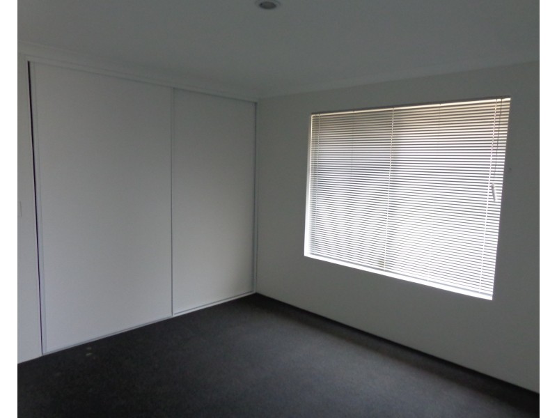 2 Herschel Way, Lakelands WA 6180