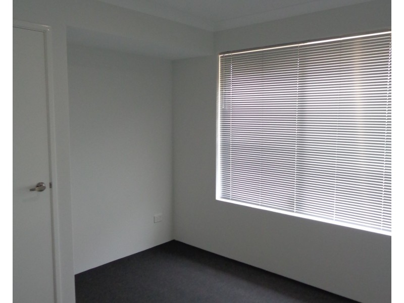 2 Herschel Way, Lakelands WA 6180