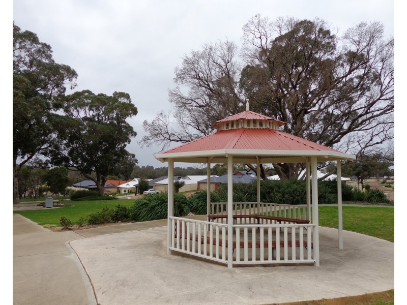 2 Herschel Way, Lakelands WA 6180