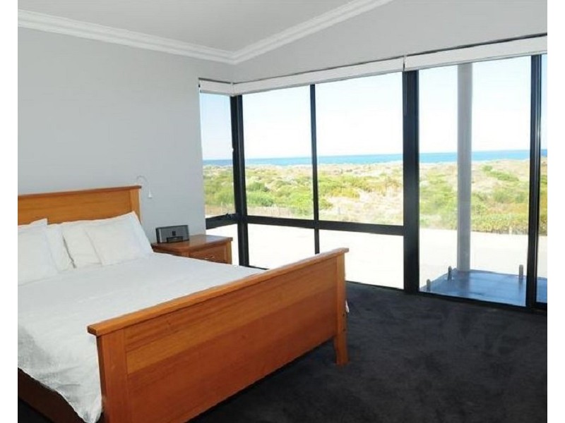 19 Turtles Bend, Secret Harbour WA 6173