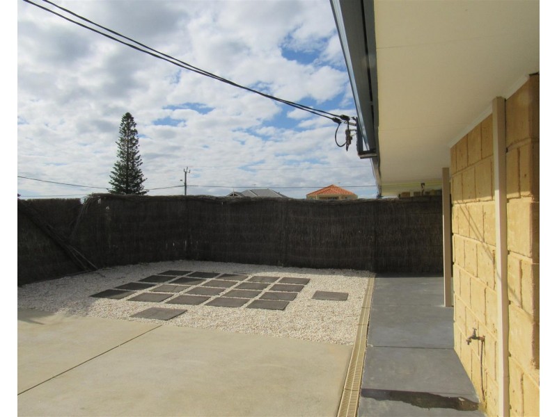 5 Short Street, Safety Bay WA 6169