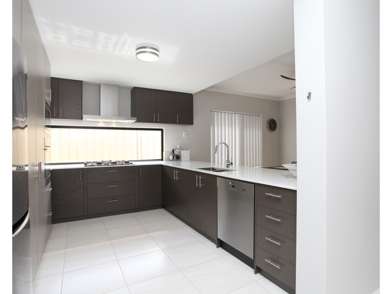 39  Allatoona Avenue, Golden Bay WA 6174